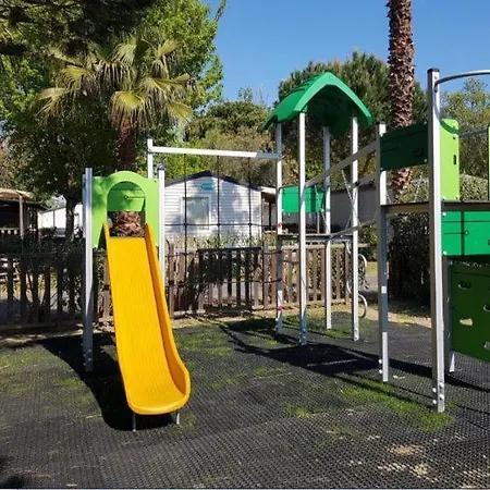 Mobil N 1 Confort St Cyprien 66 Parque de Campismo *