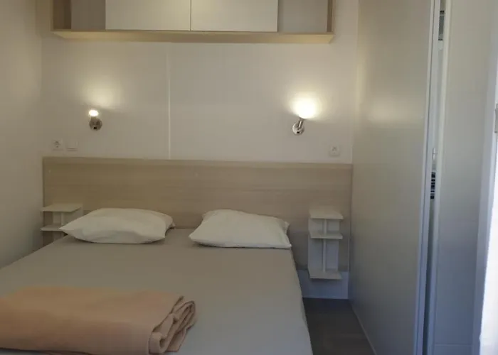 Mobil N 1 Confort St Cyprien 66 Kamp alanı Saint-Cyprien (Pyrenees-Orientales)